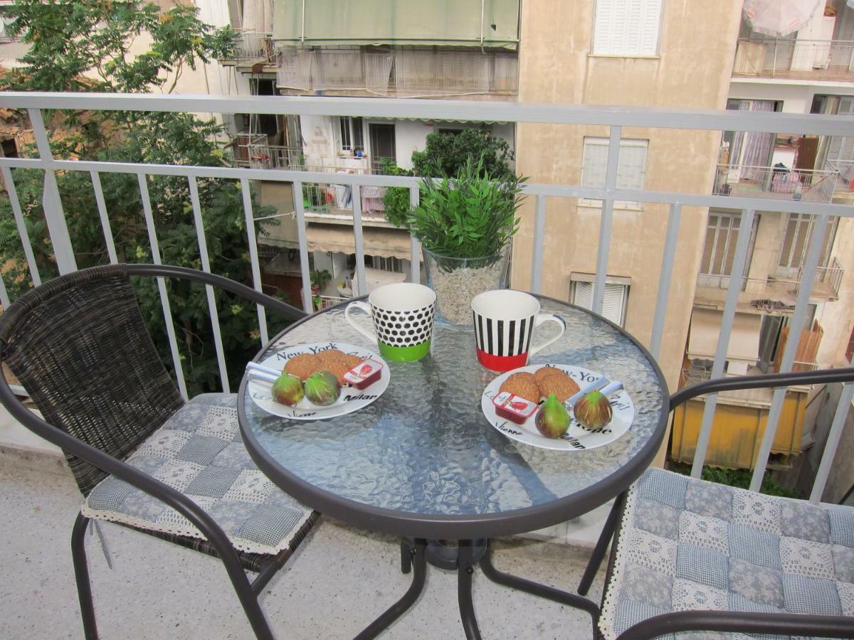 Apartment "Happiness" Near Metro And Center Atina Dış mekan fotoğraf